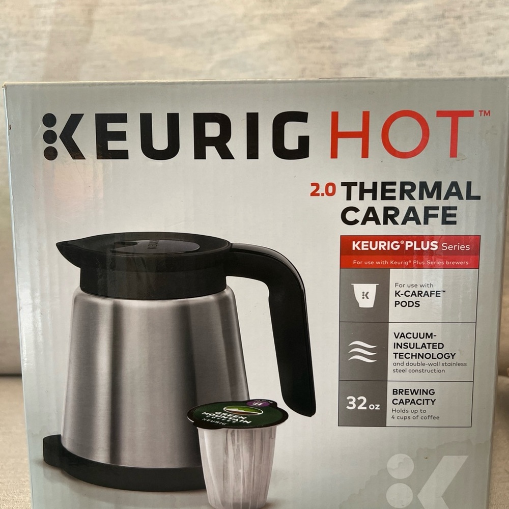 Keurig Hot Carafe Isolante 2.0 32oz Plus Series Stainless Steel Coffee pot. NEW